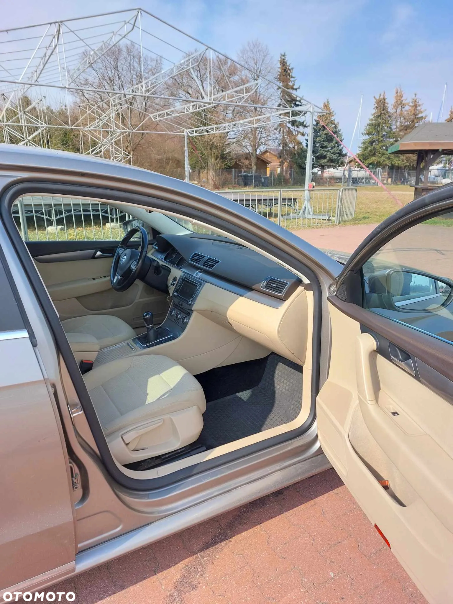 Volkswagen Passat 2.0 TDI Comfortline - 10