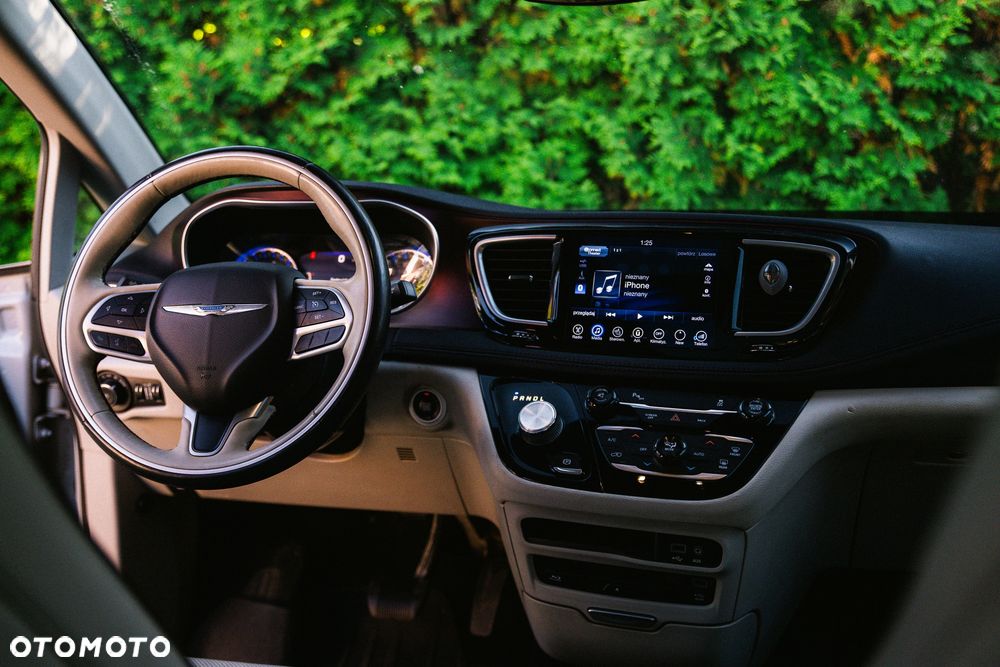 Chrysler Pacifica - 29