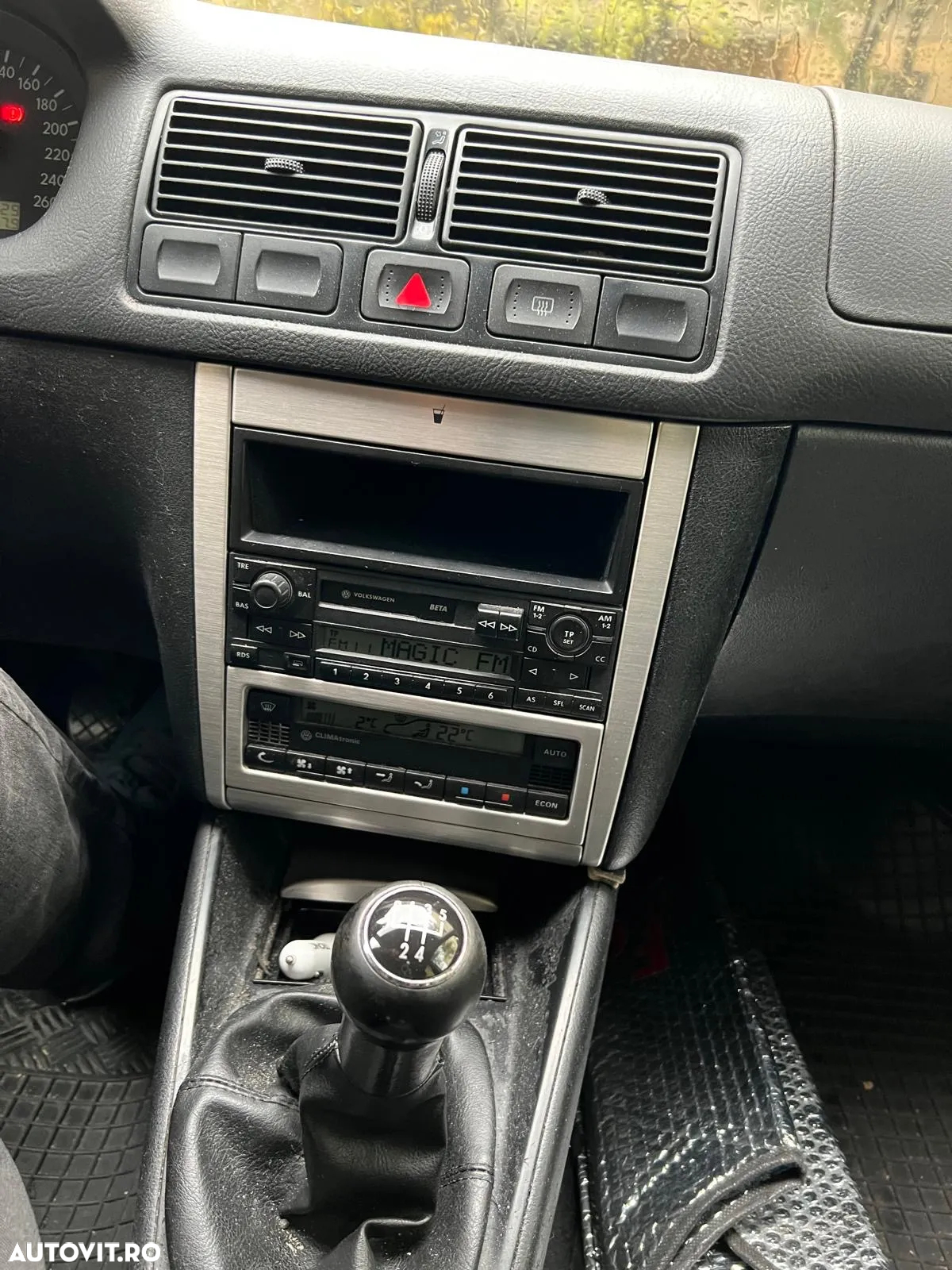 Volkswagen Golf - 6