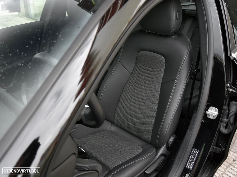 Mercedes-Benz A 250 e - 13