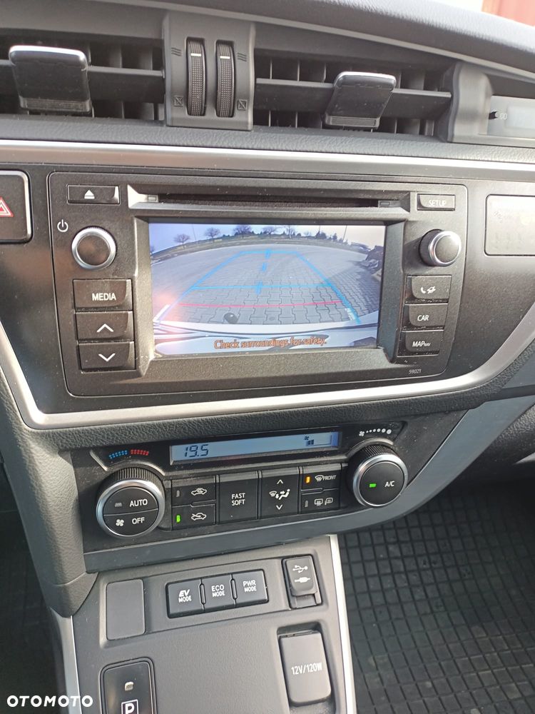 Toyota Auris - 8