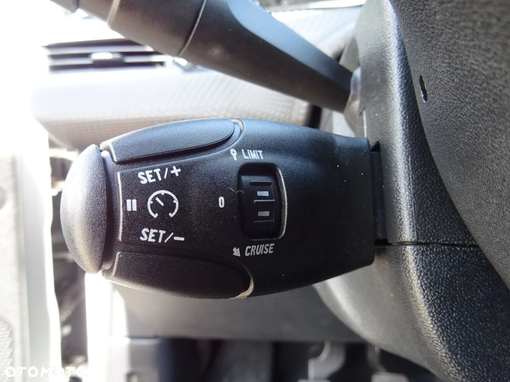 Peugeot 2008 e-HDi FAP 115 STOP & START Allure - 32