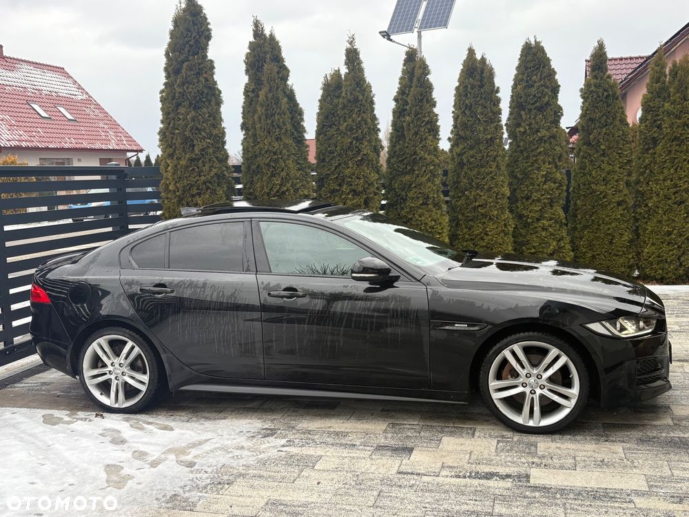 Jaguar XE 25t R-Sport - 7