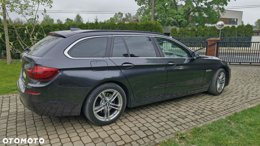 BMW Seria 5 528i xDrive Sport-Aut - 4