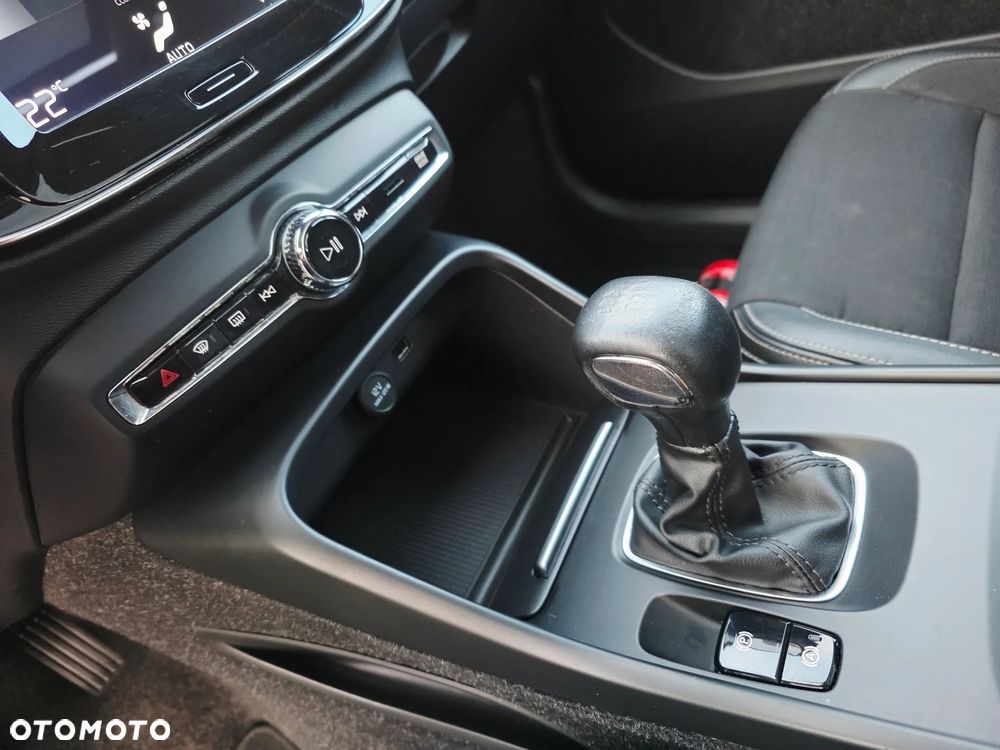 Volvo XC 40 T3 Momentum - 39