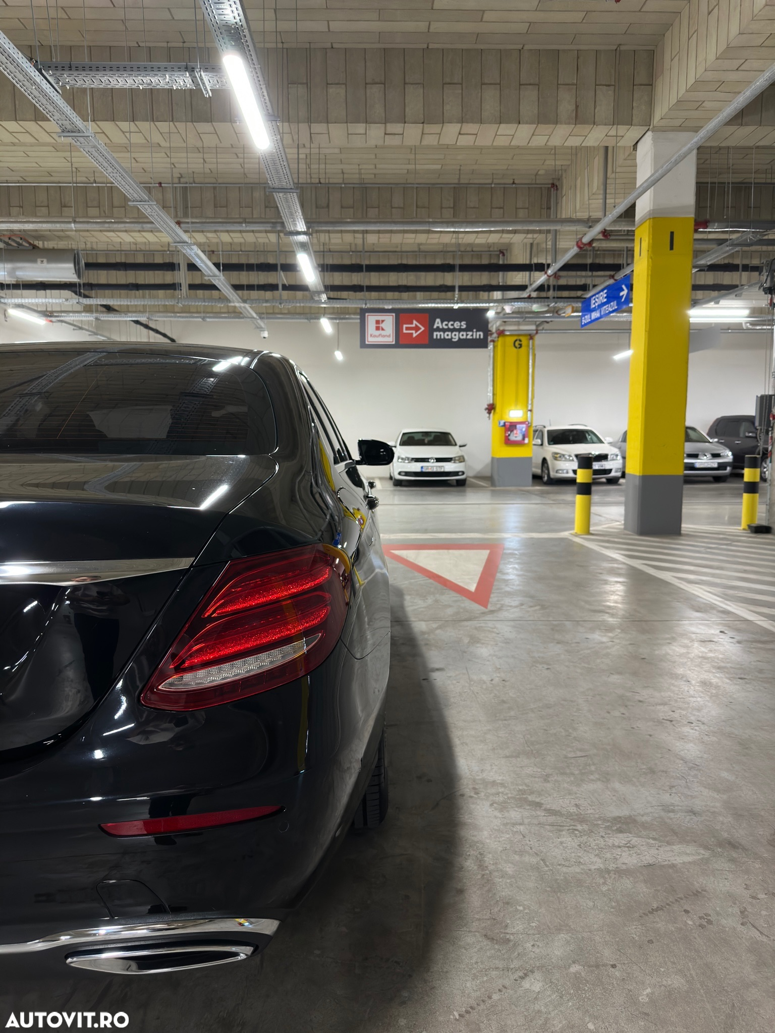 Mercedes-Benz E 220 d T 9G-TRONIC - 10