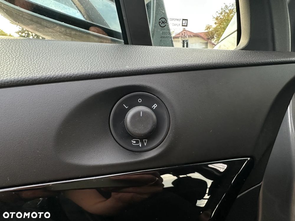 Chevrolet Orlando - 12