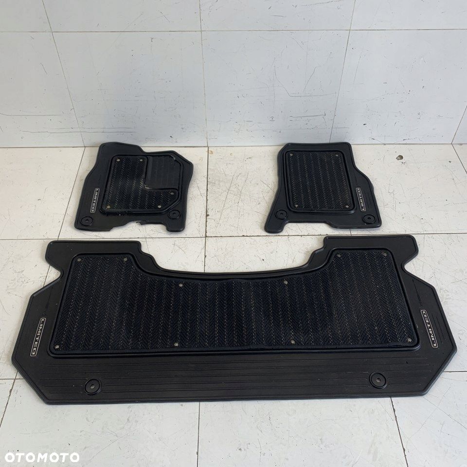 Dywaniki chodniczki oryginalne komplet 3szt DODGE RAM V 1500 LIMITED 21r - 1