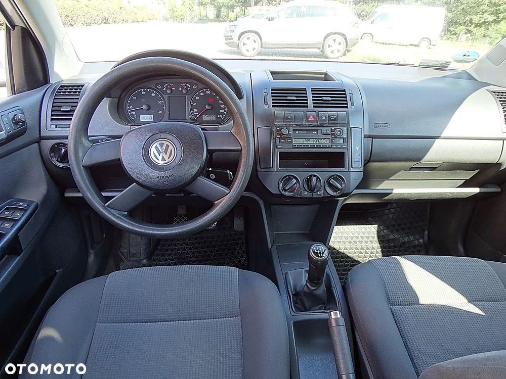 Volkswagen Polo 1.4 16V Comfortline - 22