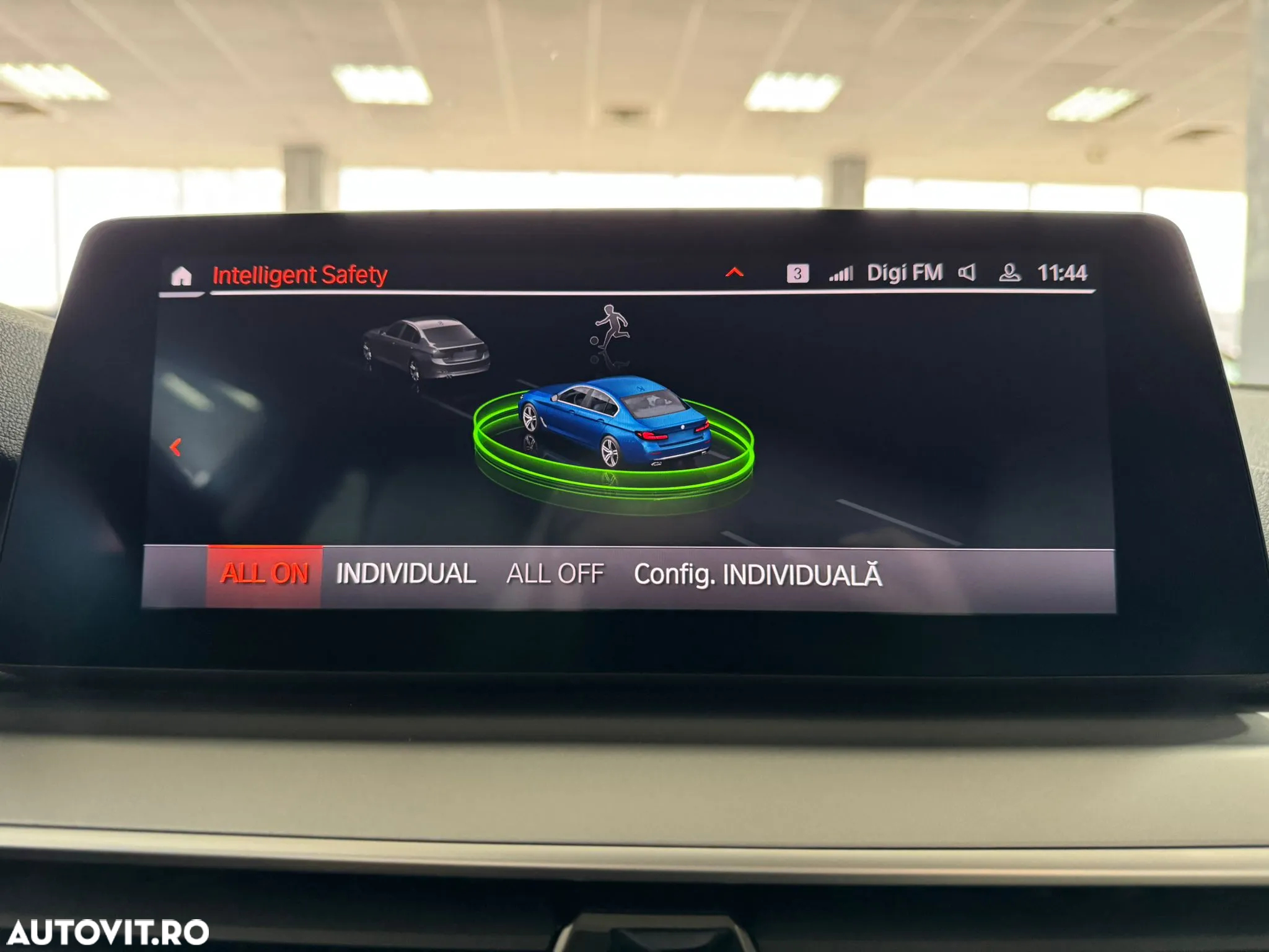 BMW Seria 5 530d xDrive Aut. - 36