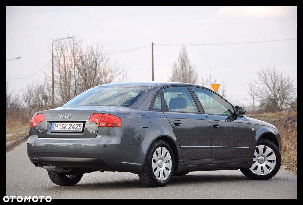 Audi A4 Limousine - 4