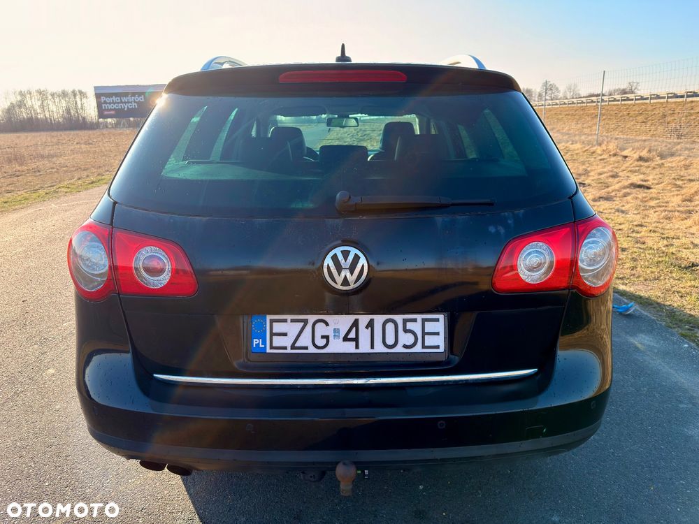 Volkswagen Passat 2.0 TDI DPF Highline - 14