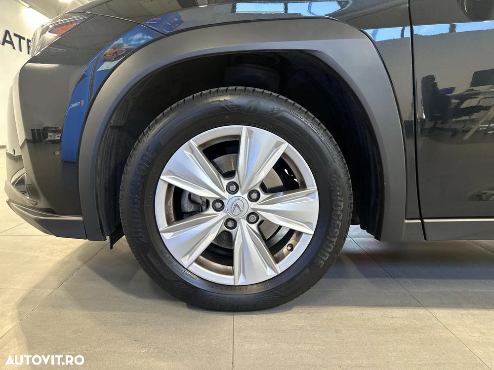 Lexus UX ver-250h - 13