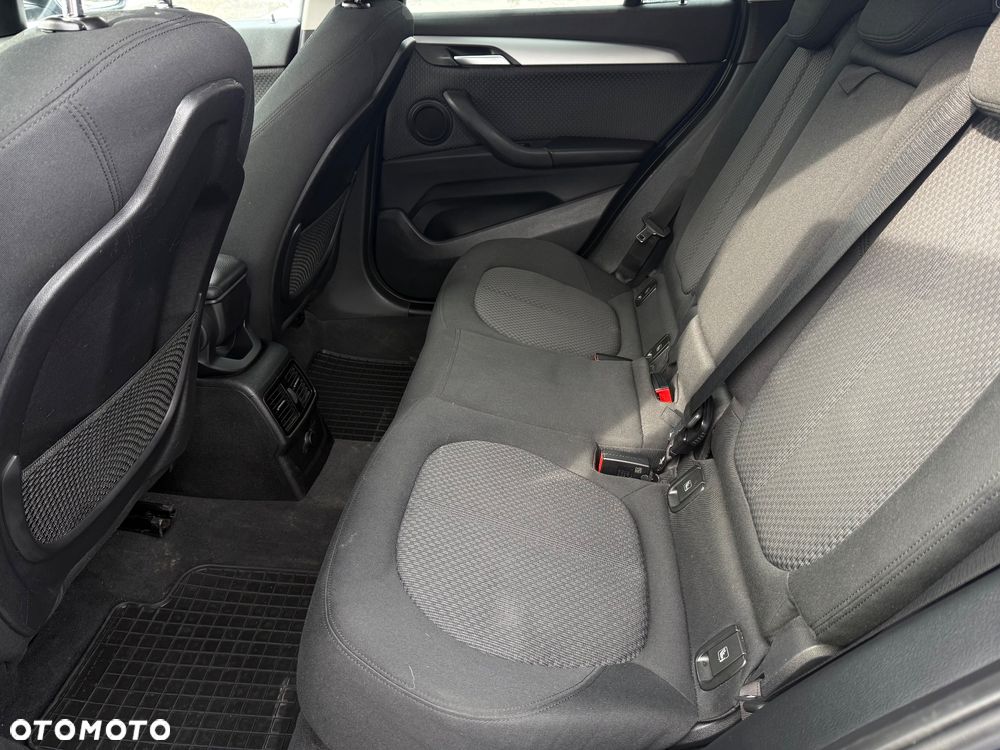 BMW X1 xDrive20d Advantage - 9