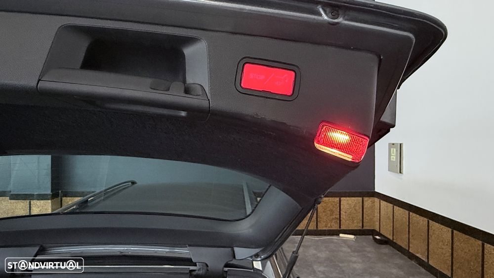 Mercedes-Benz E 250 BlueTEC Avantgarde Auto. - 14