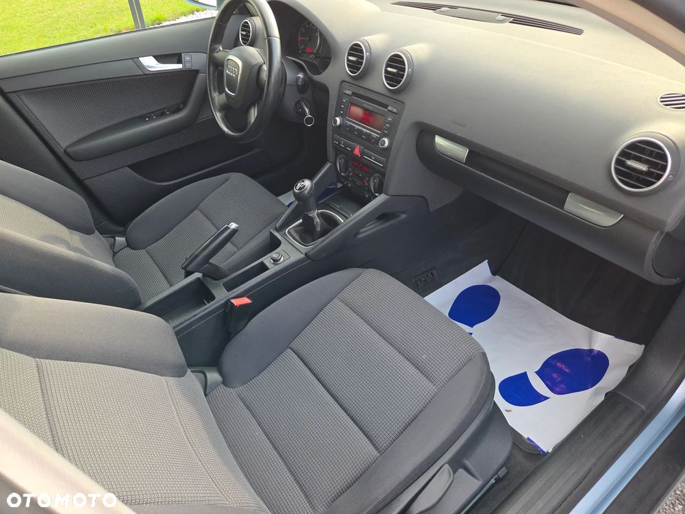 Audi A3 Sportback 1.6 Ambiente - 7