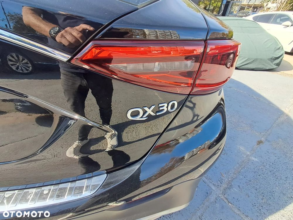 Infiniti QX30 2.0t Premium AWD 7DCT - 39