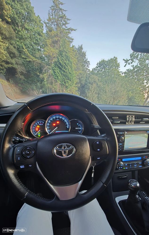 Toyota Corolla 1.33 VVT-i Exclusive+Navi - 19