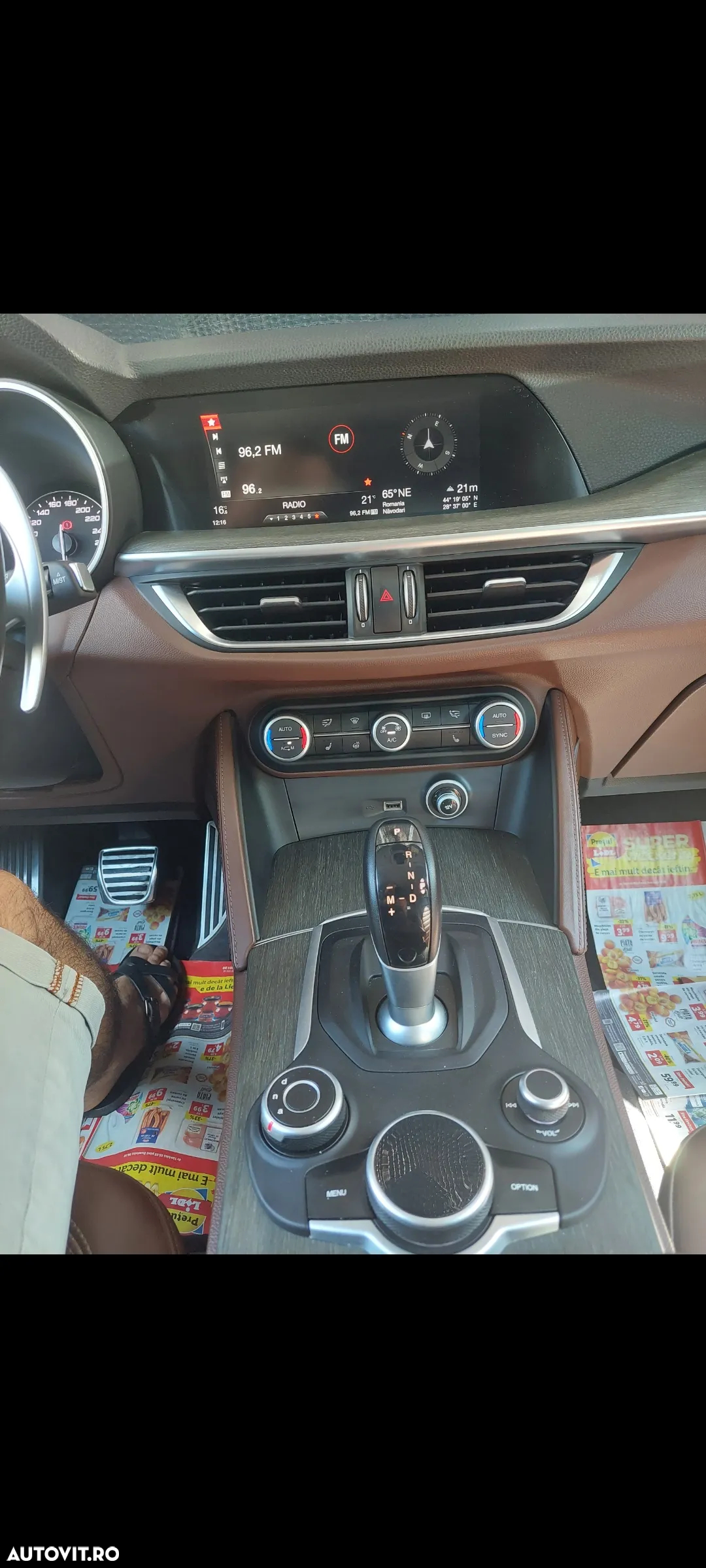 Alfa Romeo Stelvio 2.0 Turbo 16V AT8-Q4 Veloce - 8