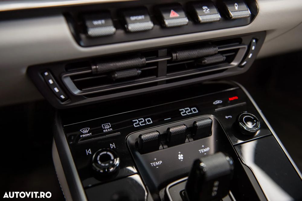 Porsche 911 Carrera Cabriolet PDK - 28