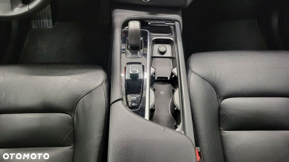 Volvo XC 90 - 23