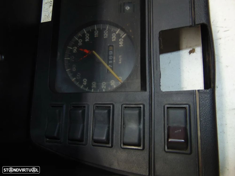 Ford Transit 1982 conta kilómetros - 2