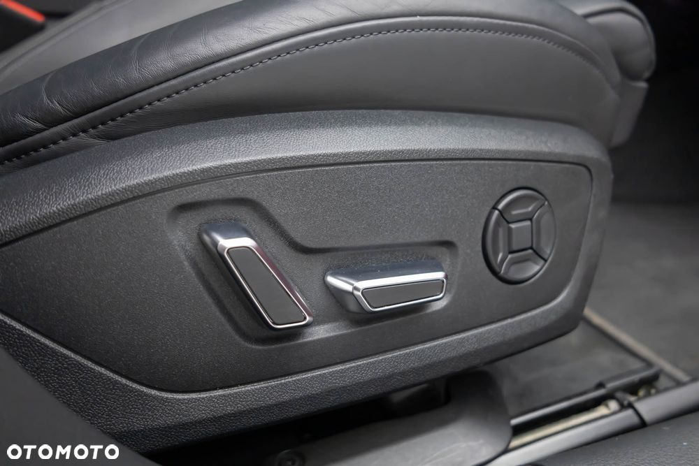 Audi A6 Avant 55 TFSI e quattro S tronic S line - 34