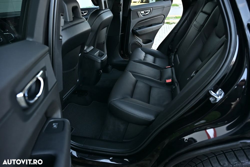 Volvo XC 60 D5 AWD Geartronic Momentum - 18