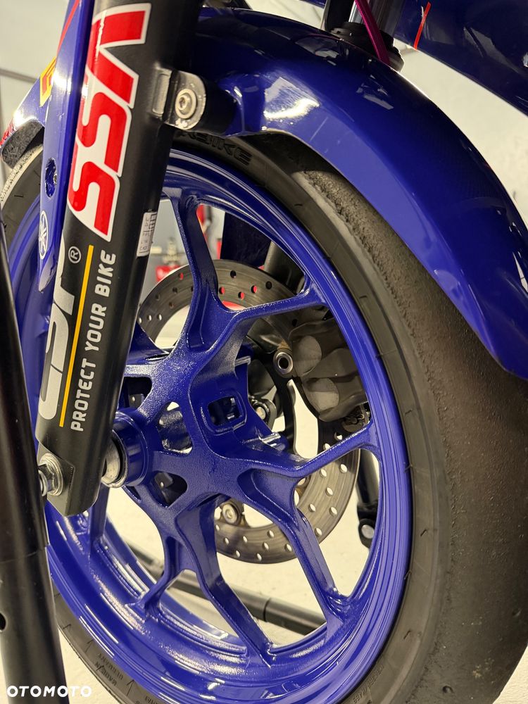 Yamaha R3 - 11