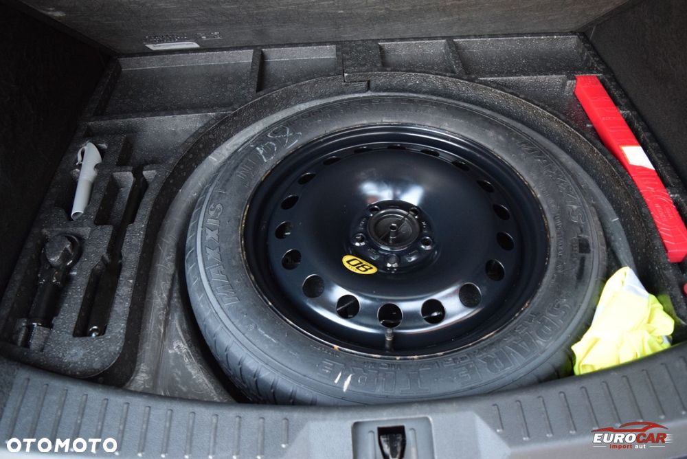 Ford Kuga 2.0 TDCi 2x4 Titanium - 28