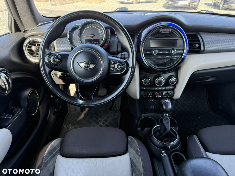 MINI Cooper Standard - 4