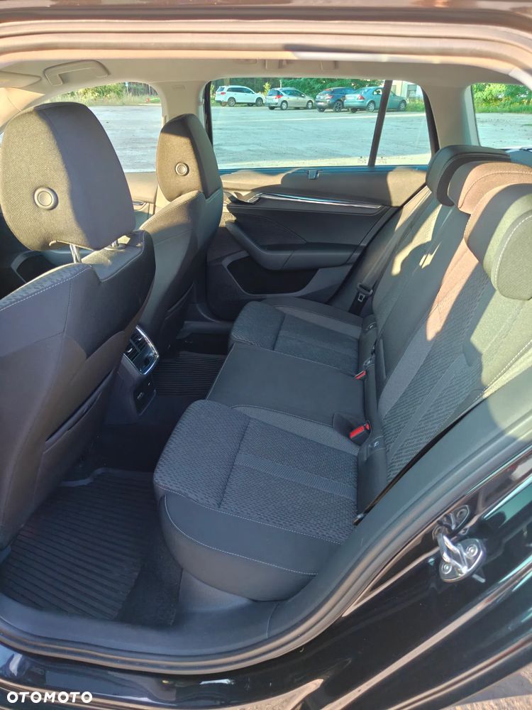 Skoda Octavia 2.0 TDI DSG Ambition - 11