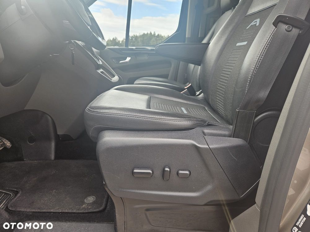Ford Tourneo Custom - 15