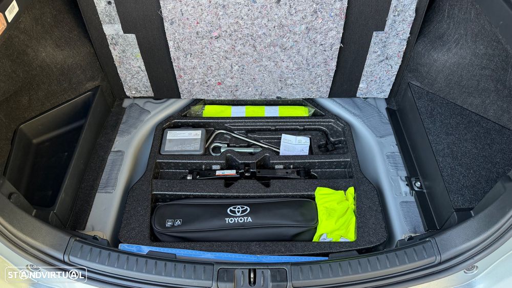 Toyota Auris Touring Sports 1.8 HSD Comfort +P.Techno+P.Sport - 45