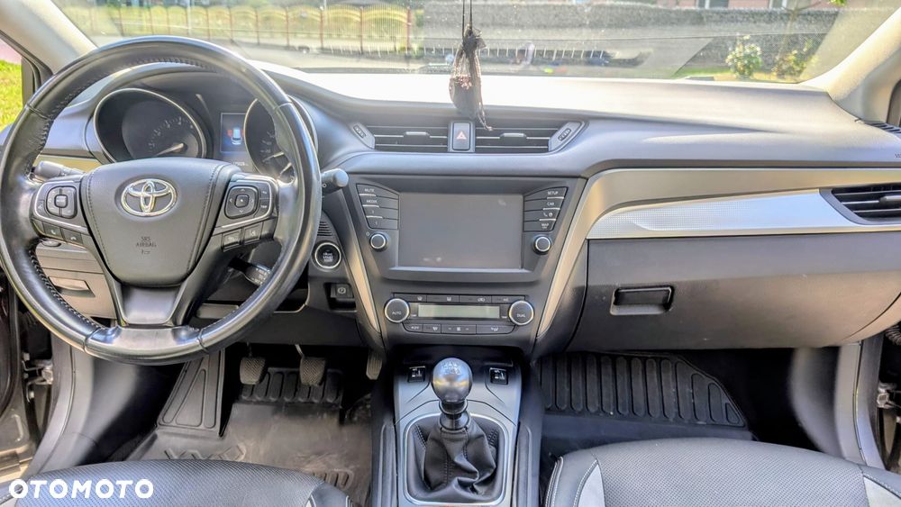 Toyota Avensis 1.8 Premium - 7