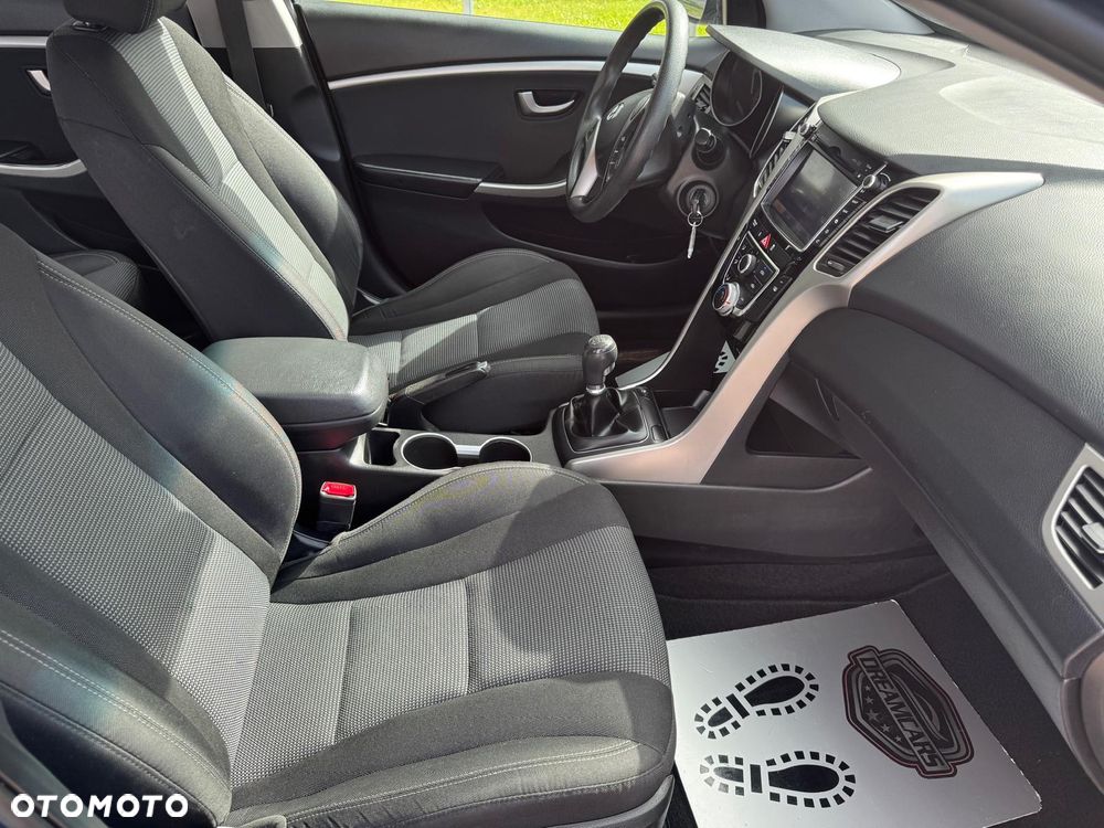 Hyundai i30 - 24