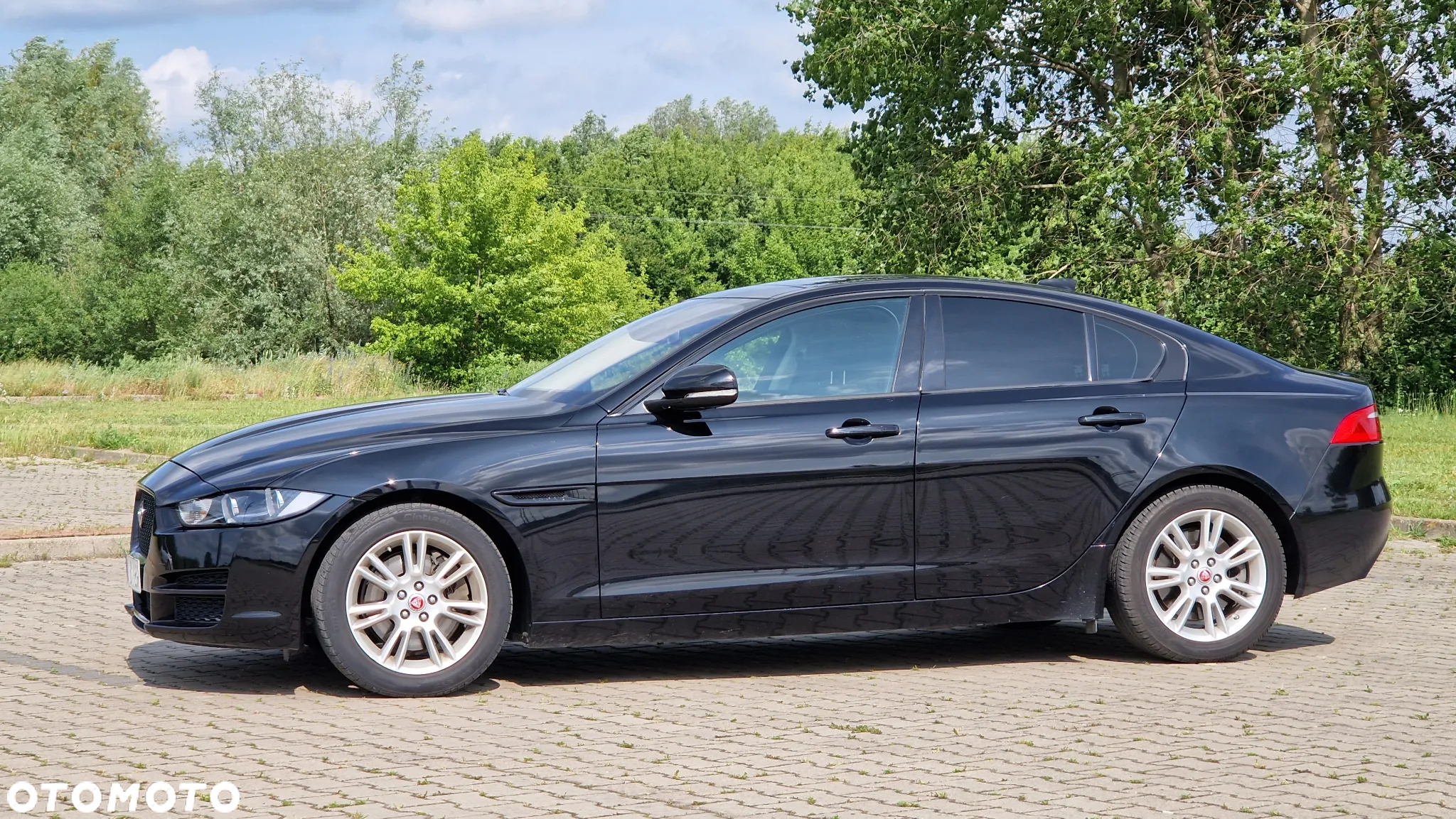 Jaguar XE 25t Prestige - 17