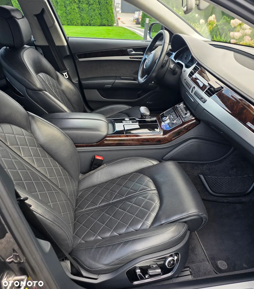 Audi A8 4.2 TDI DPF (clean diesel) quattro tiptronic - 30