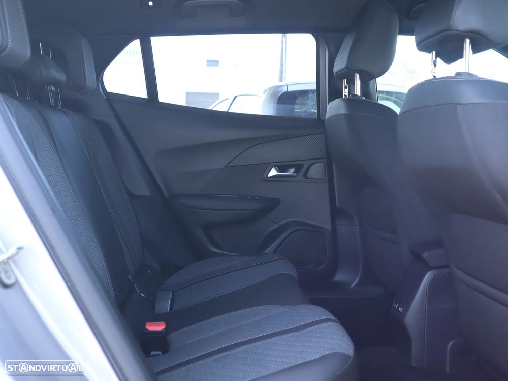 Peugeot e-2008 50 kWh Allure - 23