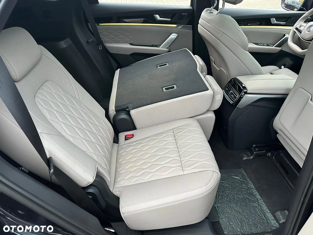 BYD Tang Flagship - 32