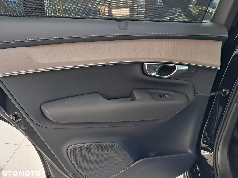 Volvo XC 90 B5 B AWD Ultra Dark 7os - 17