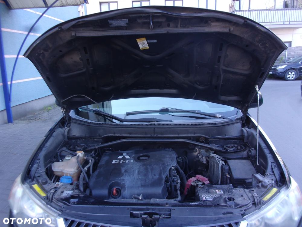 Mitsubishi Outlander - 21