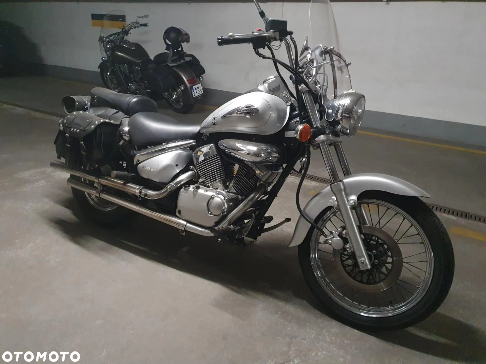 Suzuki Intruder - 3