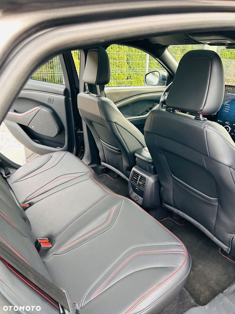 Ford Mustang Mach-E - 13