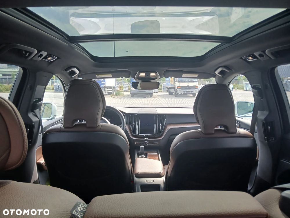 Volvo XC 60 B5 B AWD Momentum - 9