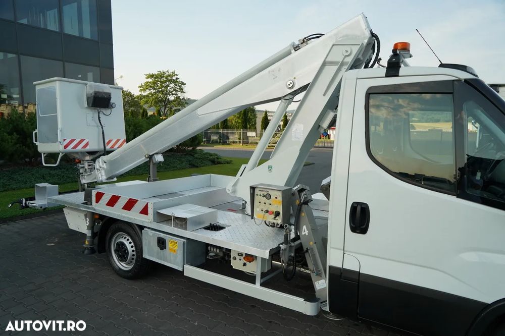 Iveco DAILY 35-140 / Platformă autotractivă / MULTITEL 160 ALUMINIU / 4 STABILIZATOARE / MANUALĂ / 2017 - 21