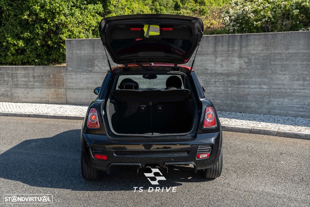 MINI 3 Portas John Cooper Works - 19