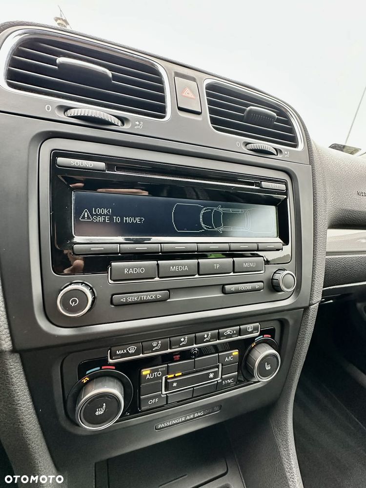 Volkswagen Golf 1.6 TDI Comfortline DSG - 14