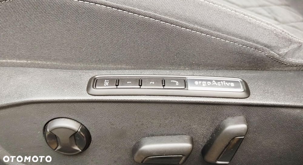 Volkswagen Golf 2.0 TDI SCR DSG Style - 22