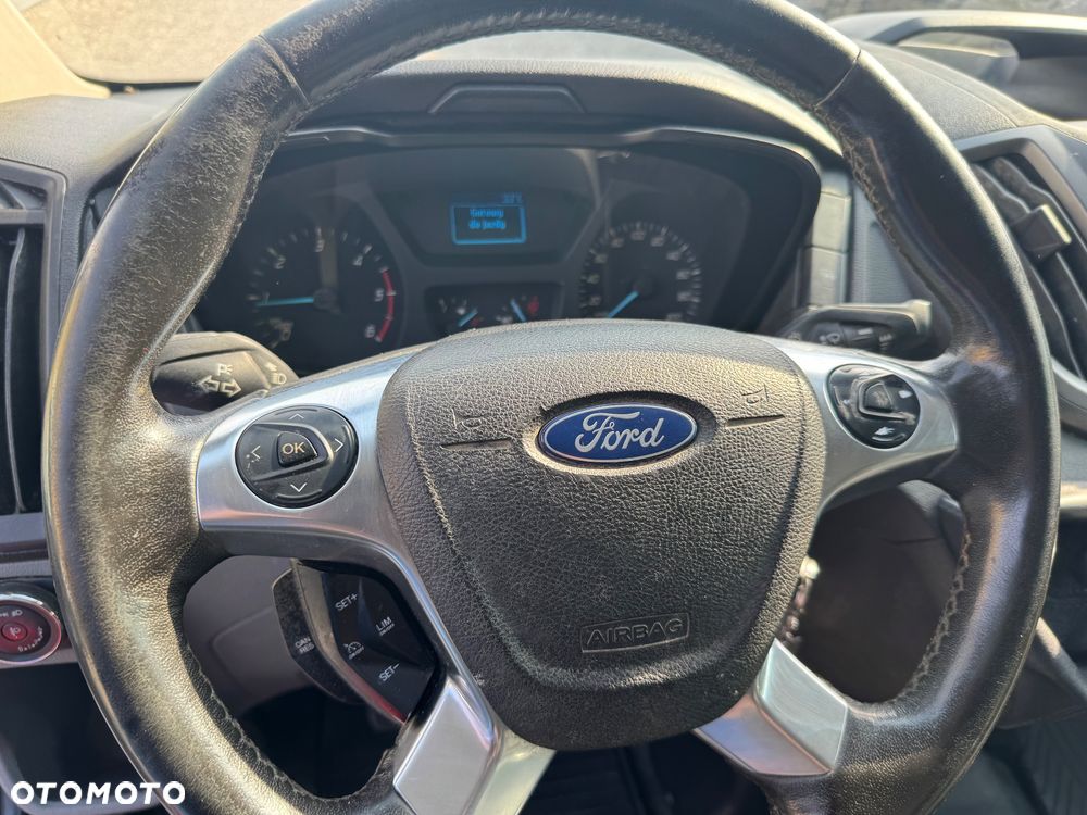 Ford Transit - 12